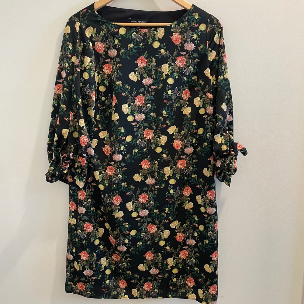 Banana Republic Floral Lemon Print‎ Shift Dress Black Tie Cuff 3/4 Sleeve Size 8